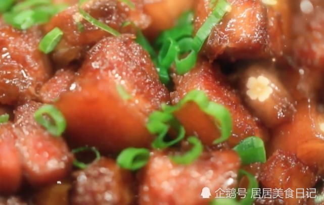 看清|《向往4》黄磊做红烧肉,看清放的半罐啥配料,难怪宋威龙不动筷