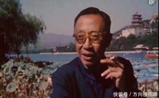 身边的太监|末代皇帝溥仪向太监提了个要求，太监表示很为难，跪地不起！