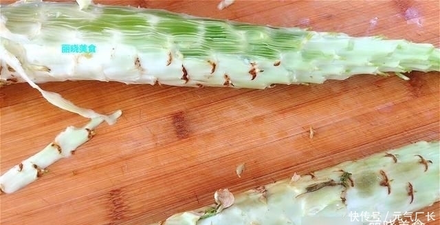 做法|莴笋最简单好吃的做法,不用炒不水煮,清脆又爽口,全家人的最爱