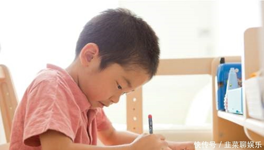 差别|放假时，整天“出去浪”和“宅在家”的孩子，长大后的差别很明显