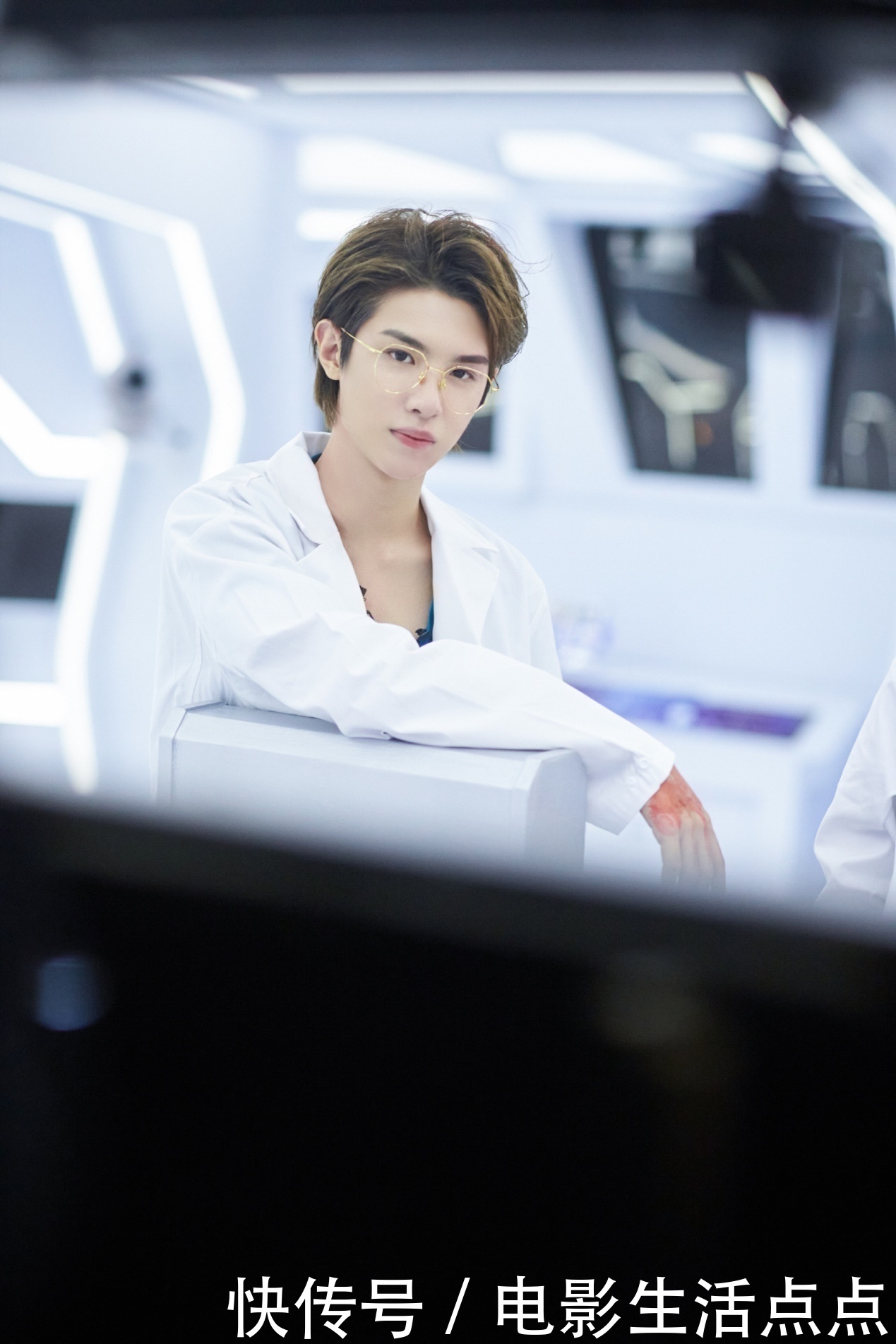 欧皇|邓伦欧皇附体,黄明昊被“贴脸杀”,这期《密逃》笑到脸抽筋