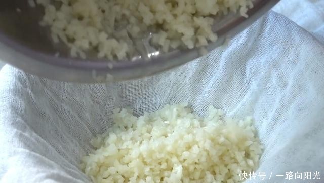 莲藕|秋天我家常做这锅汤，汤鲜肉嫩，开胃又营养，一上桌汤汁都不剩