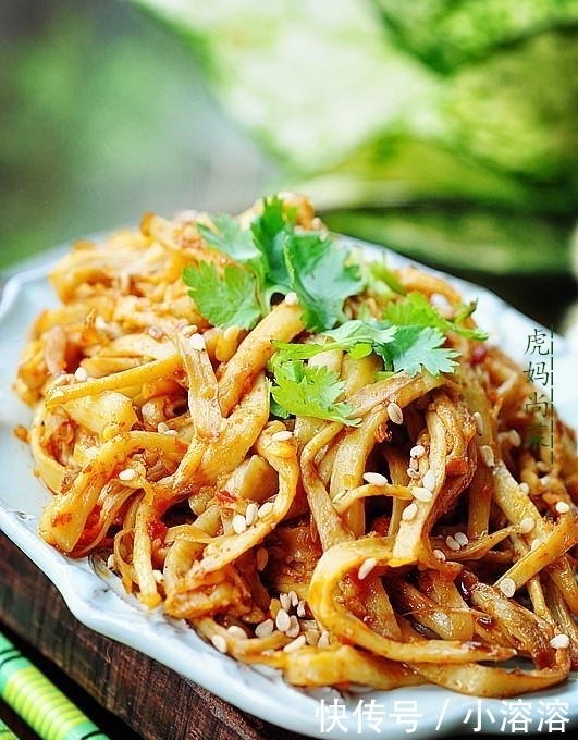  吃法|杏鲍菇新吃法，一顿炒8个，比烤肉还香，夏天开胃不油腻