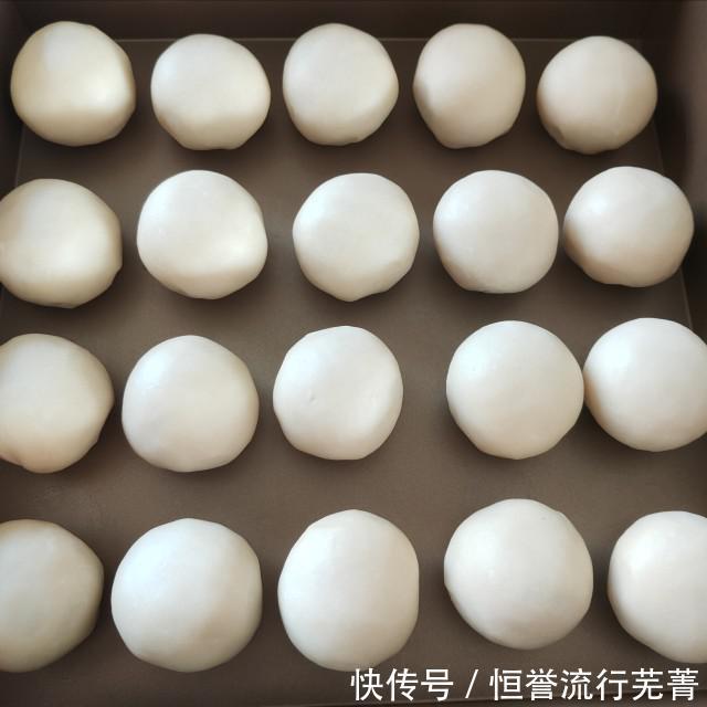 蛋黄|蛋黄酥,自己做的吃着更健康