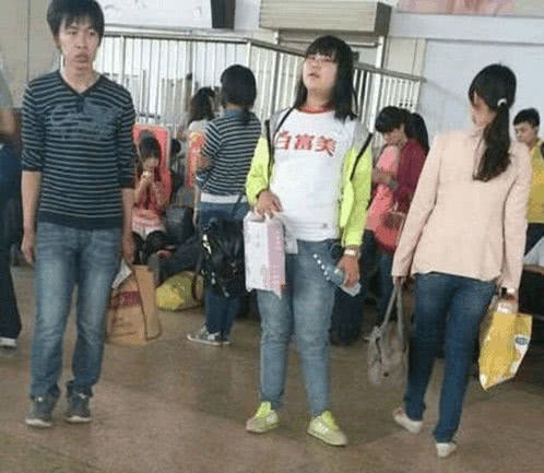 女孩子|爆笑段子:相亲遇到一个女孩子,进展得十分不错