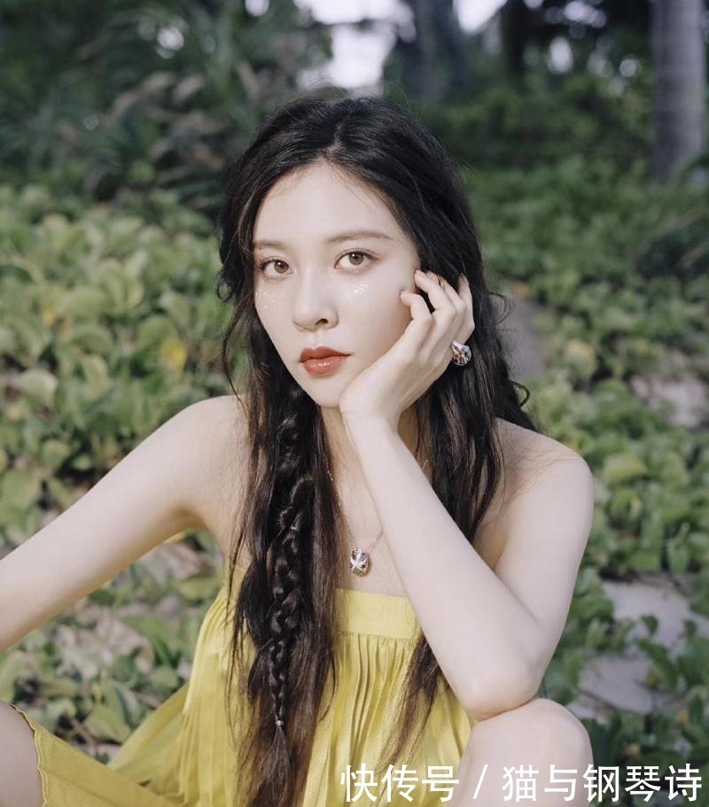 面料|谁说胯宽不能穿百褶裙！做好这三点，梨形身材也能穿得减龄又显瘦