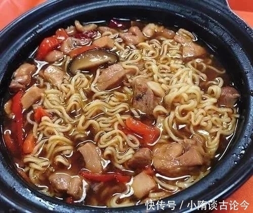 蒸蛋|大学生活的食堂挑战,第一个就猜不中,“蚂蚁蒸蛋”真不敢吃