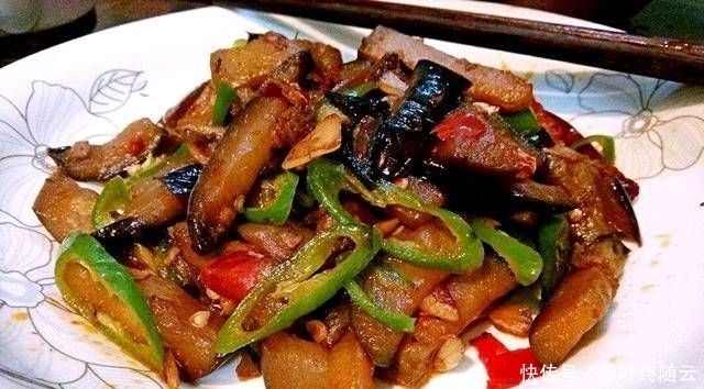 茄子|不要用红烧茄子。记住诀窍。茄子不黑不吸油。味道很好