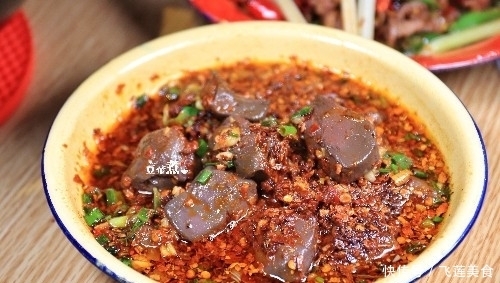 知名|连明星都慕名而来,知名梁山鸡到底什么魅力,我替大家先品尝一番