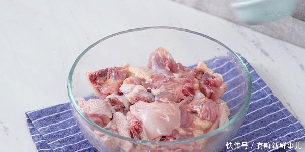 我家|春天我家从不错过它,随手焖出一锅鲜,汤汁都舔干