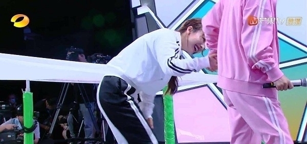 快本|新一期《快本》最受宠的嘉宾,被谢娜照顾,连何炅都为其“加戏”