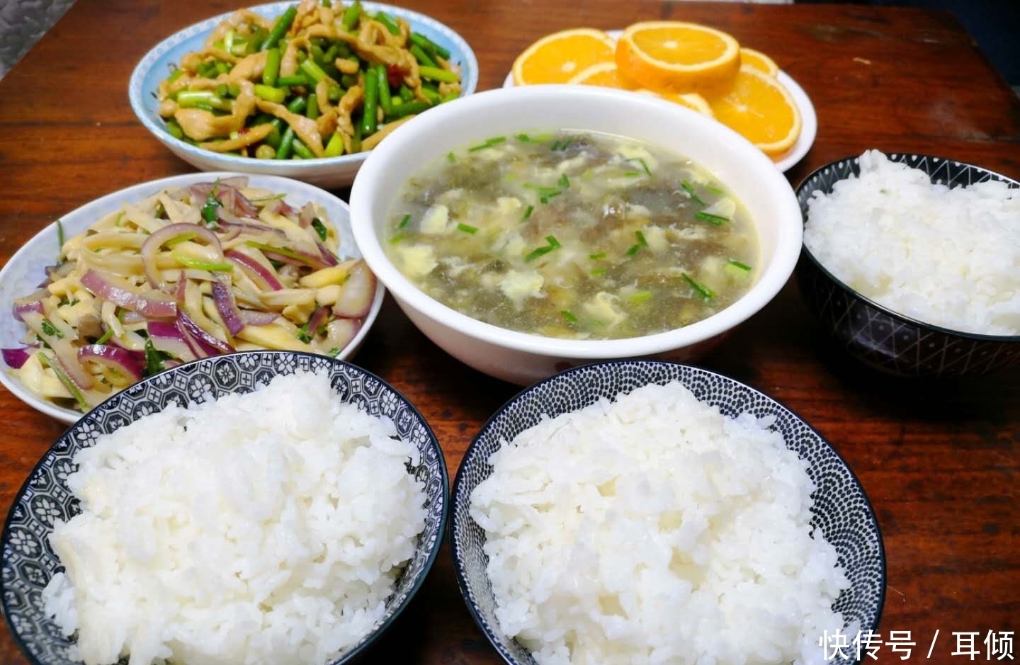 少许|晚餐老公做了2菜一汤,成本没超20元,晒朋友圈,朋友:太寒酸了