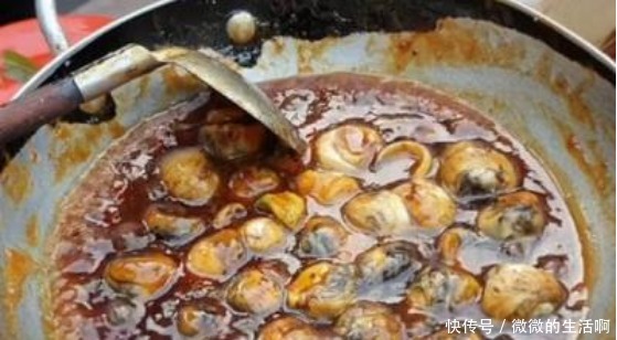 口味|街边现“奇葩小吃”,路人看到不敢买,吃过的人都说香,口味真重