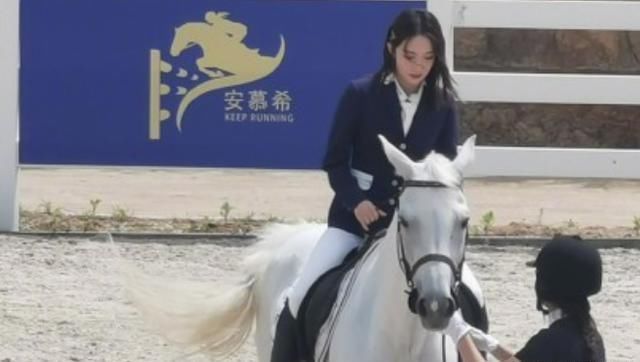 邀请到|孟美岐加盟《奔跑吧》,路透图帅气满分,原来你是这样的大哥