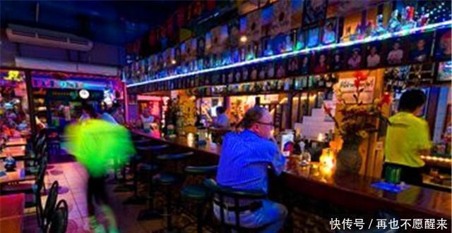 大型酒吧|在酒吧里大喊一次“这轮酒我买单”, 身上大概需要准备多少钱!