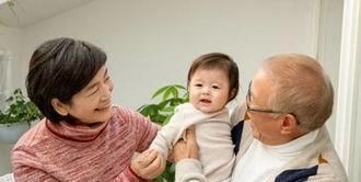  送去|4岁女儿被送去奶奶家,几天后接娃父母认不出这是哪家“福娃