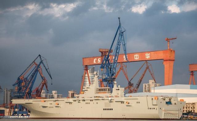  外国|外国关注中国两栖攻击舰首次海试：速度过于惊人，时机快成熟了？
