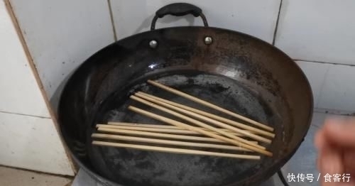 细菌|用半个月的筷子就会产生大量细菌，教你正确清洗筷子方法，学学吧