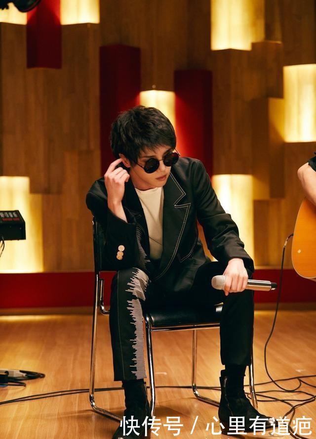  音乐|华晨宇在《歌手》和左立共同表演不插电《荒野魂斗罗》，名场面