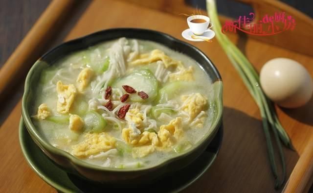  热锅凉油|丝瓜的8种做法，买上一根几块钱，每天变着花样做，家人都抢着吃