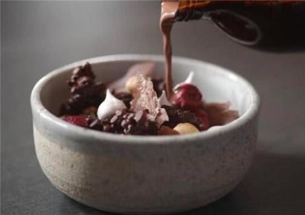 巧克力|康熙皇帝第一次吃巧克力，看了近一千字的说明书，缓缓说出3个字