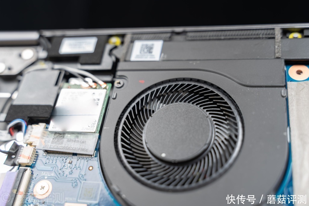  翻转|极致轻薄，自由翻转，细节出众、宏碁蜂鸟Spin 5百变2K轻薄本 评测