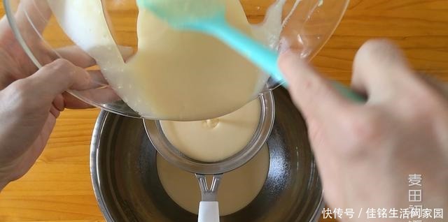 简单|超简单的巴斯克芝士蛋糕，芝士香味浓郁，口感非常细腻