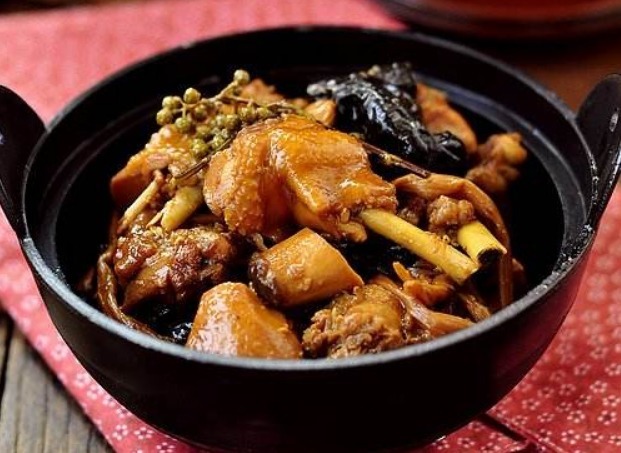 炖鸡|炖鸡时,有人焯水有人直接炖?都错了!这才是炖鸡最正确的做法