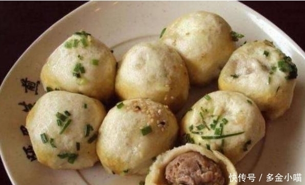 大锅|大妈街边卖小吃，2元一个，半小时2大锅全被抢光，吃过算你厉害