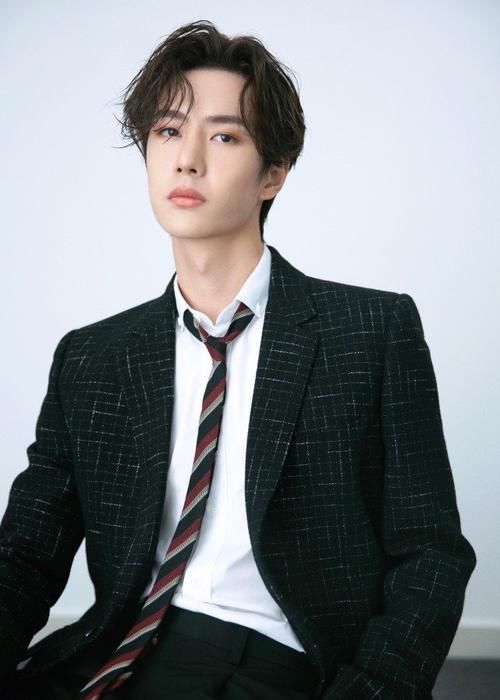  冲浪|王一博黄轩深夜谈心，有谁注意到王一博说了啥意外暴露生活状态