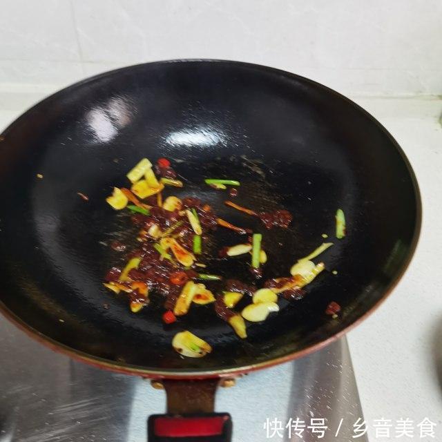 切成|豆角烧茄子，软糯入味，非常的下饭