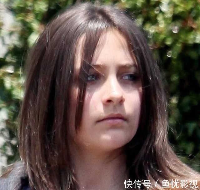 活成|迈克尔杰克逊逝世十一周年,他最爱的女孩还是活成了他的模样