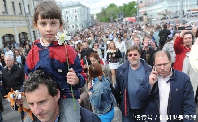 国家|34岁的年轻总统上台,给国家带来8年战争,国家至今一贫如洗