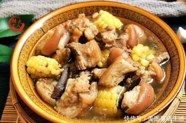 到底|炖猪脚汤到底要不要焯水记住“4个关键”,学会最正确炖汤技巧