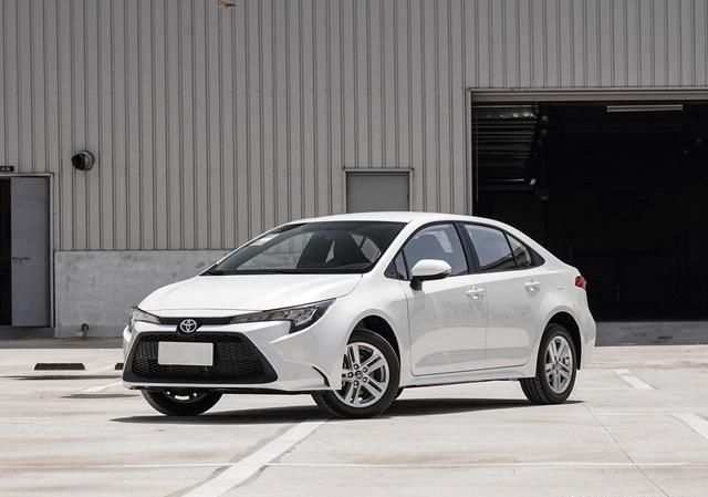  不贵|丰田黑马归位，发动机比本田强，油耗41L还不贵，6年卖出100w辆