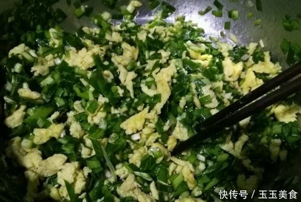  调香|韭菜馅饺子，最好不要放两种调料，不仅不能调香还会变难吃