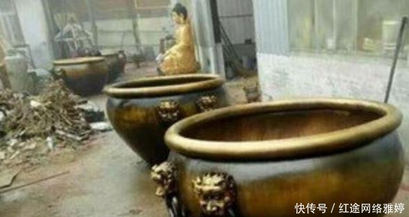 老乡|他称帝后送老乡18缸咸菜,老乡扔掉17缸,结果后悔了