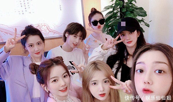 局外人|硬糖少女首发两两配对海报,张艺凡却莫名落单,第七名好似局外人