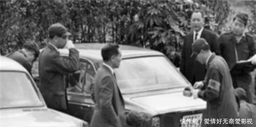  开走|男子假扮警察，众目睽睽开走运钞车，劫走3亿工资，从此下落成谜