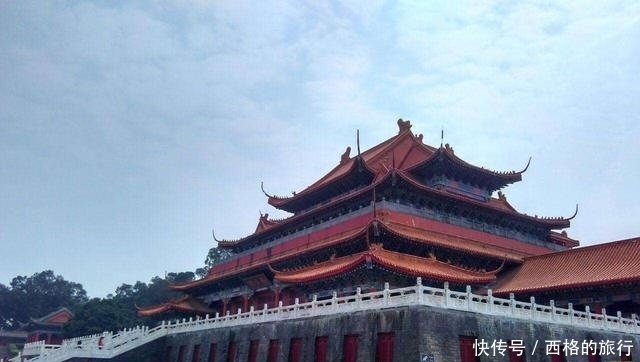 小镇|中国“最牛”乡镇：常住人口不足百万，却是首个GDP超千亿的乡镇