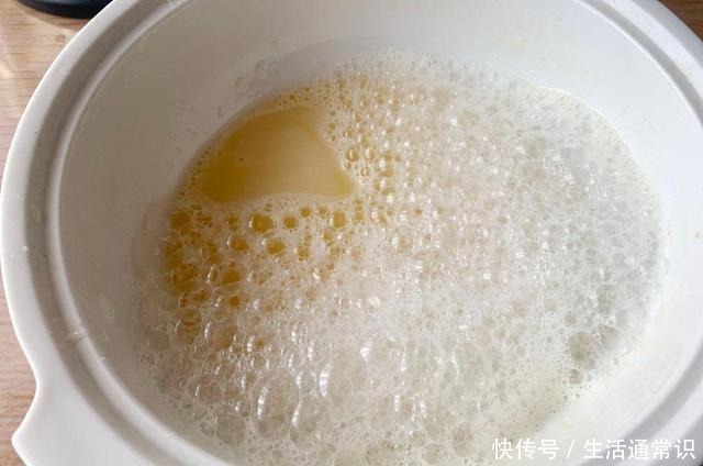 炸油条|油条又干又硬不起泡炸油条师傅分享的配方和要点，各个酥脆鼓泡