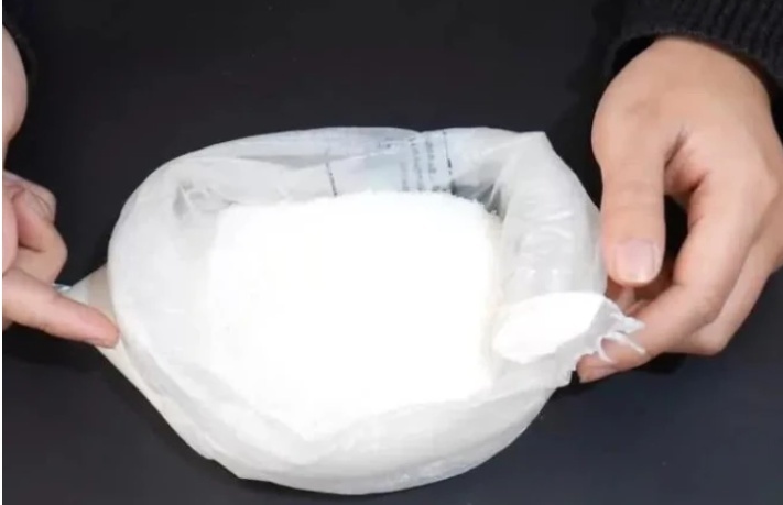 鱼刺|鱼刺卡喉咙里别再喝白醋了,教你一个小妙招,鱼刺自动消失不见!