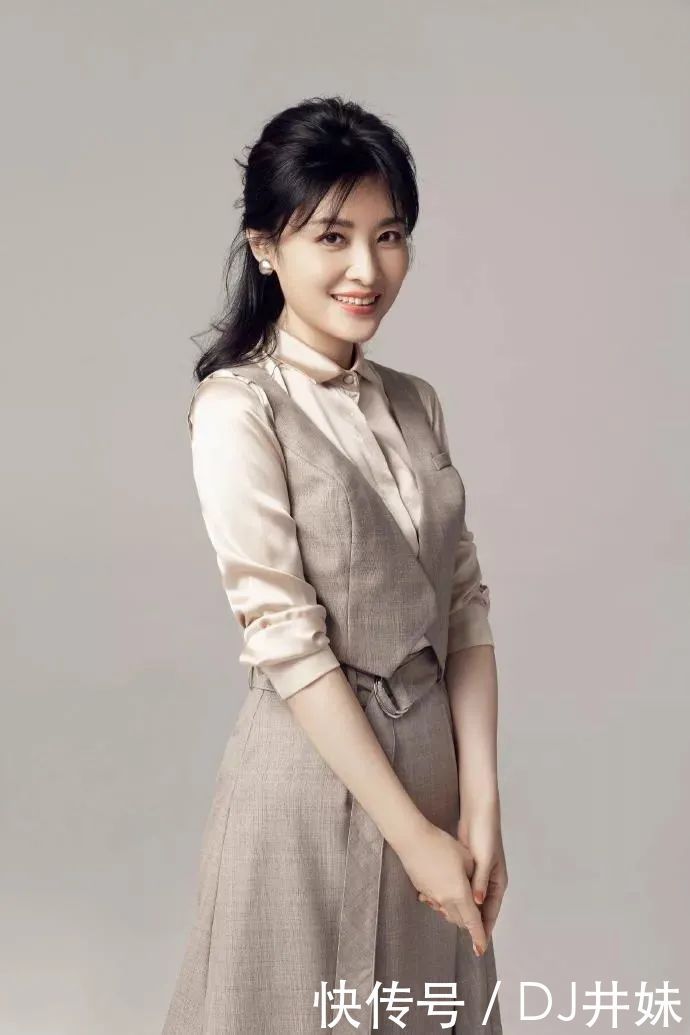 央视|她曾是“央视一姐”,比董卿还略胜一筹,消失4年后令所有人震惊