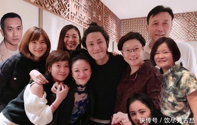 合影|周迅陈坤齐贺恩师李少红获奖 晒合影P上黄觉杨幂