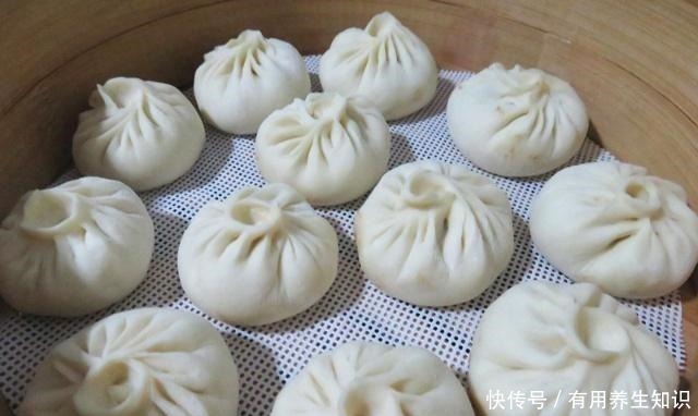 鲜嫩|想吃小笼包不要出去买了,在家就能做,鲜嫩多汁,又香又好吃