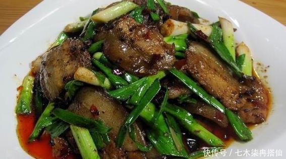 家味|家味美食胡萝卜炒鸡蛋,回锅肉,西兰花炒蘑菇,青椒酿肉的做法