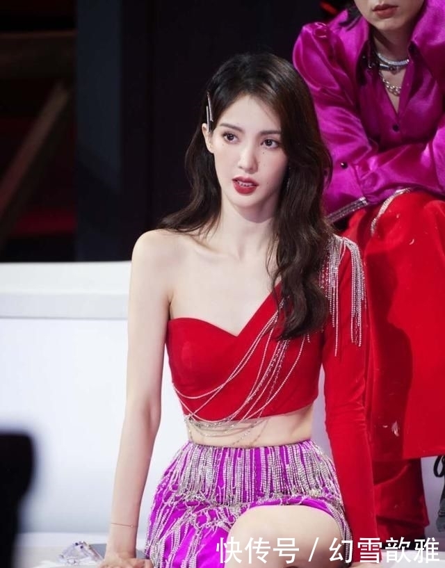 爆发|金晨《情人》舞台大秀钢管舞舞台张力再度爆发