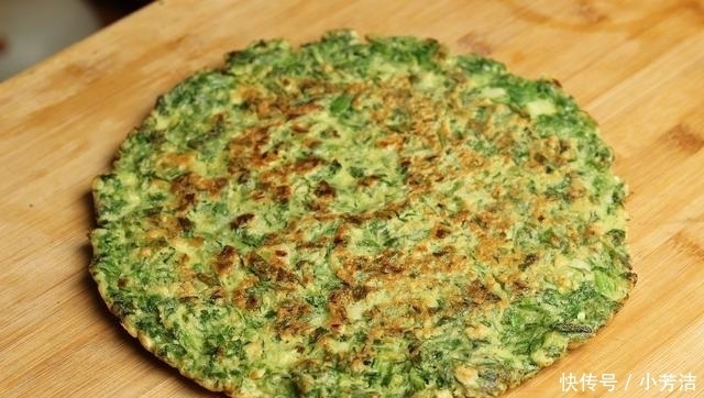 鸡蛋|芹菜叶不要再丢了,教你最简单的家常做法,5分钟出锅,超简单