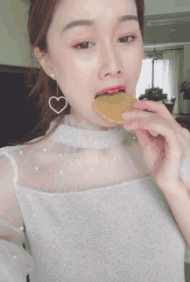 上衣|妹子,出门穿件上衣吧,遮挡一下,要不淑女形象全完了