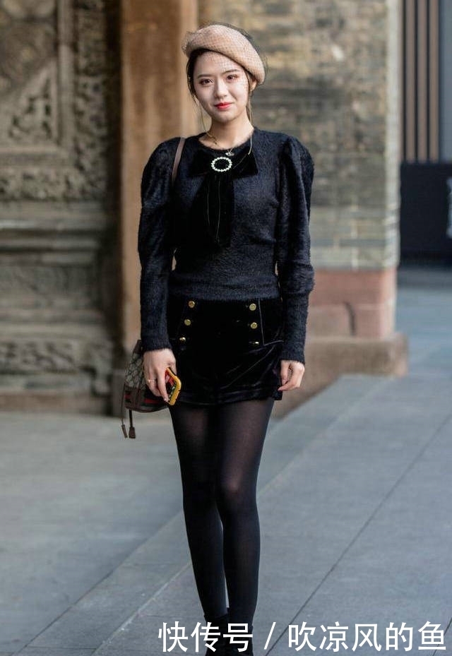 干净|白色T恤搭配牛仔裤，清爽干净也能凸显时尚感，提升优雅自信